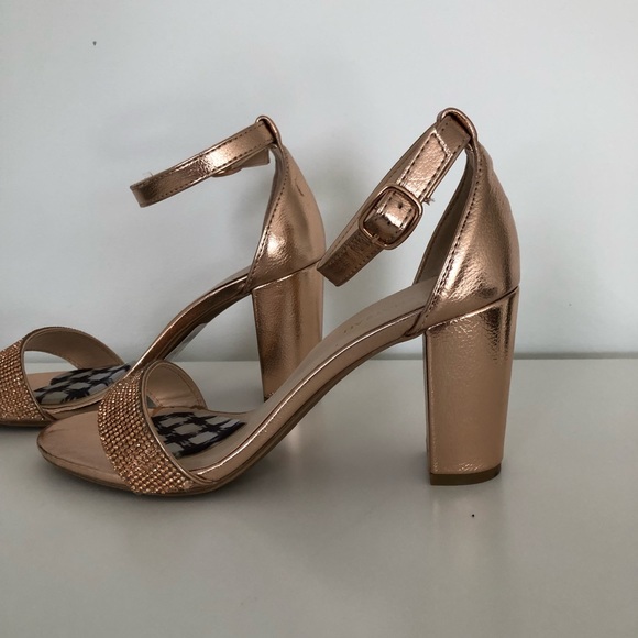 Rose gold high heel sandals - Picture 2 of 9